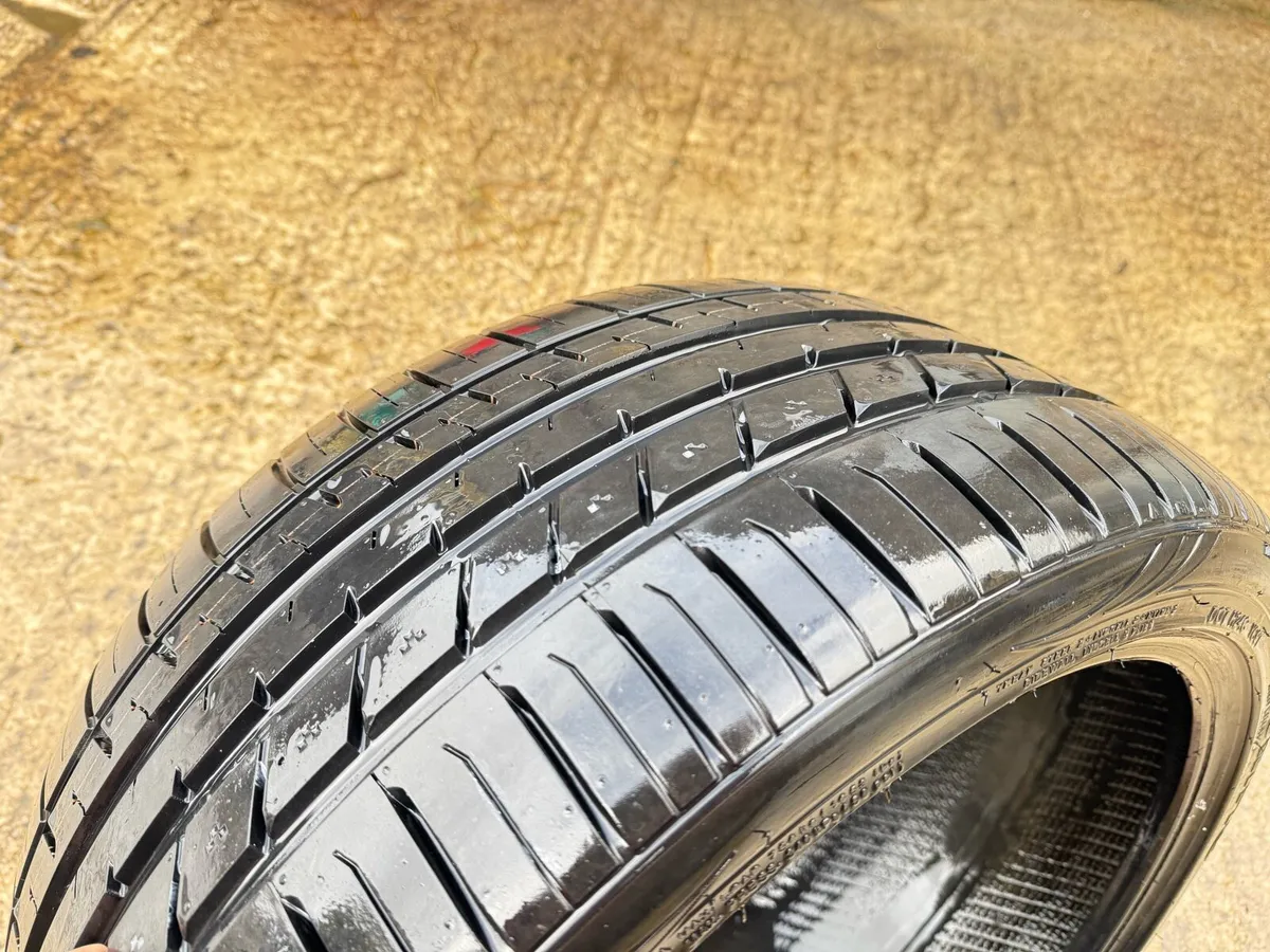 265/35/19 Kumho tyre - Image 2