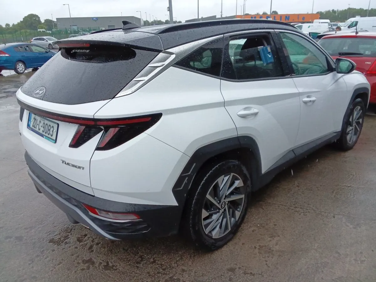 Hyundai Tucson Executive Plus 2tone 1598 - Image 4