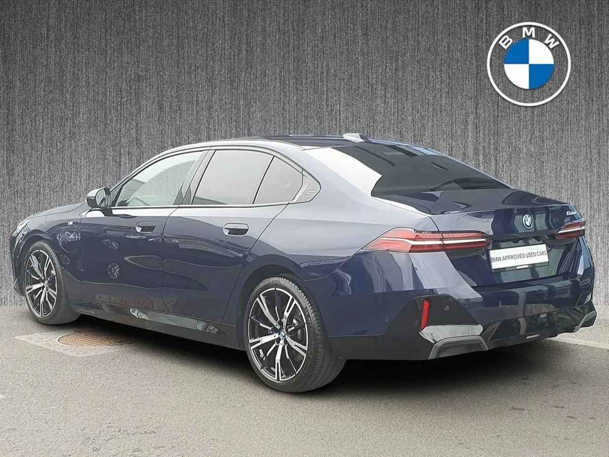 BMW 5 Series 530e M Sport Saloon - Image 3