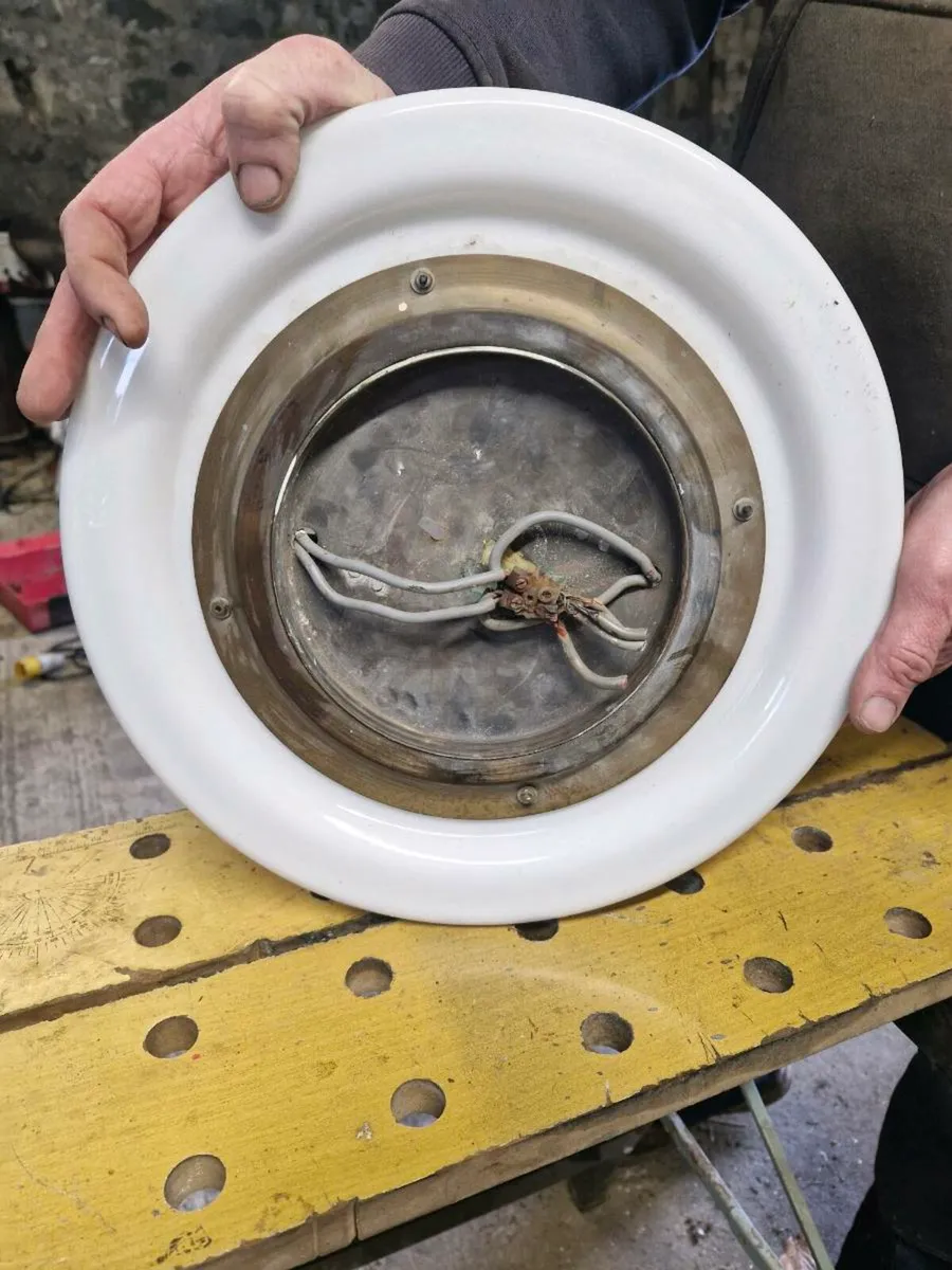 Antique light fitting - Image 2