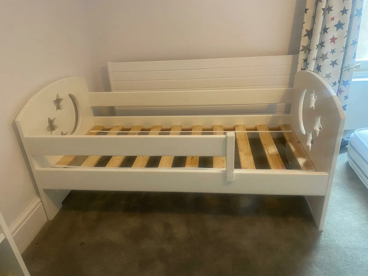 Toddler's Bed - Image 1