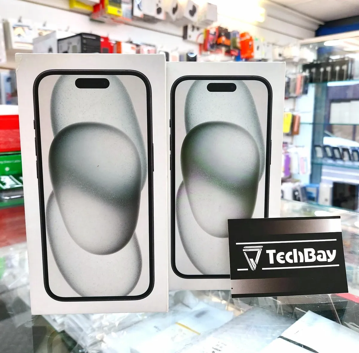iPhone 15 iPhone 15