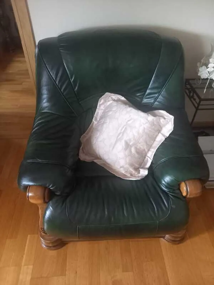 Leather Suite - Image 2