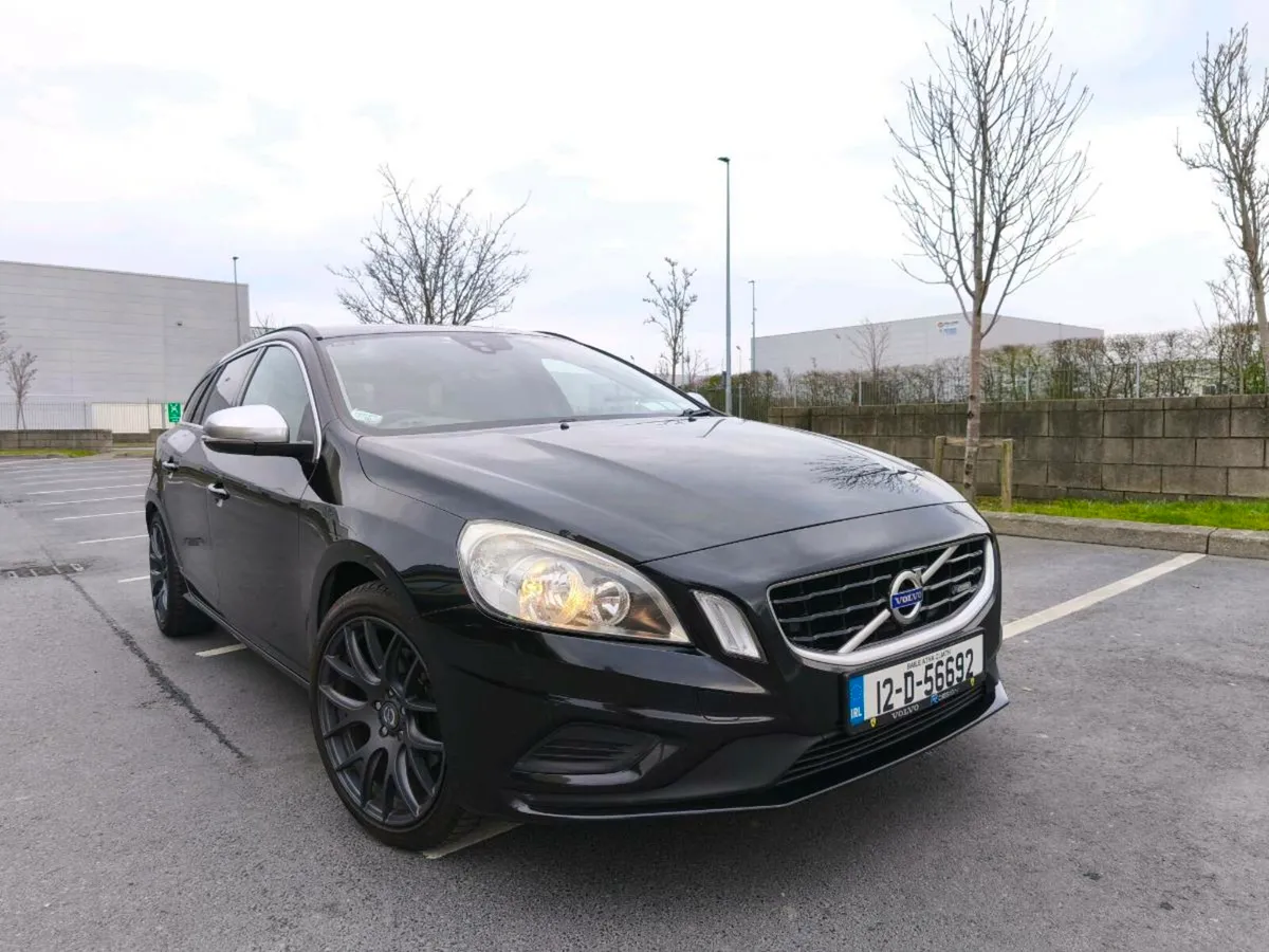 Volvo v60 T4 R design 180hp manual - Image 1