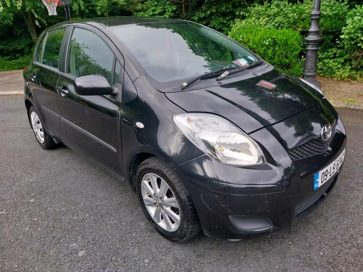 Toyota Yaris,  Nct and tax. AUTOMATIC - Image 3