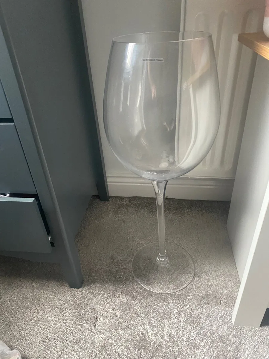 Large wine glass (decor / ornament) - Image 1