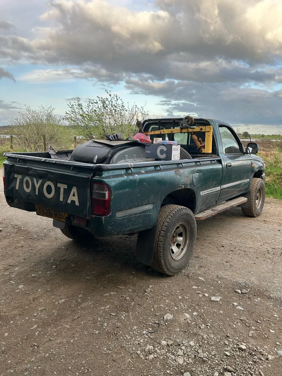 Toyota hilux single cab - Image 2