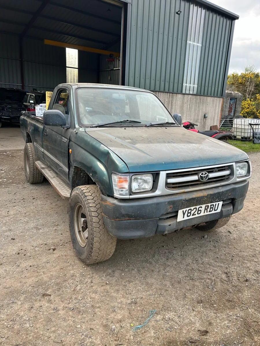 Toyota hilux single cab - Image 3