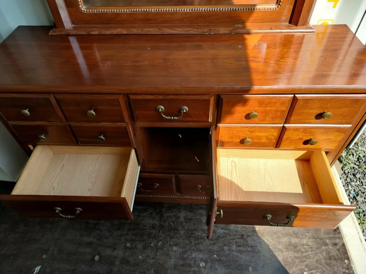 Sideboard - Image 3