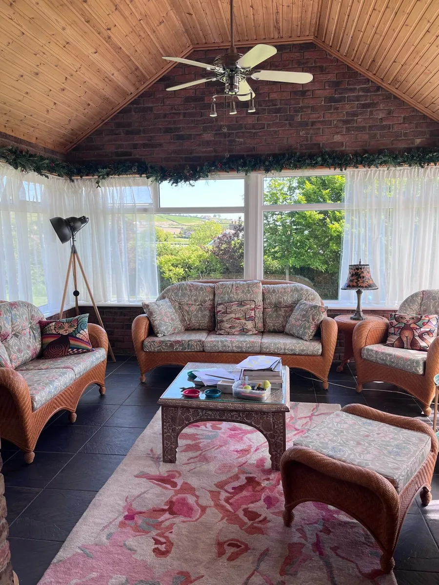 Cane conservatory furniture - Image 1