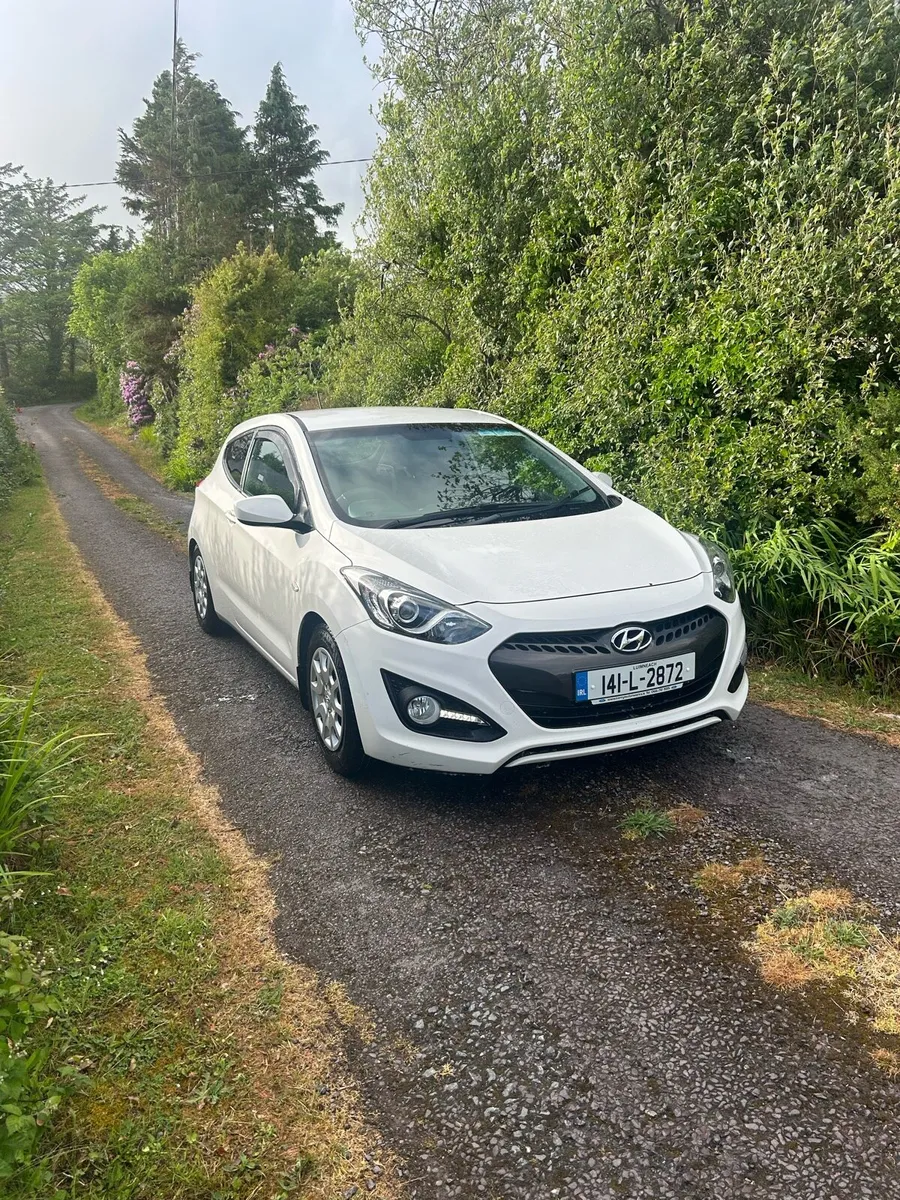 Hyundai i30 van - Image 1