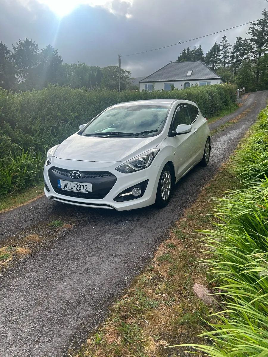 Hyundai i30 van - Image 2