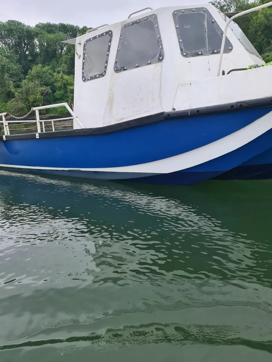 Fishing boat - Image 2