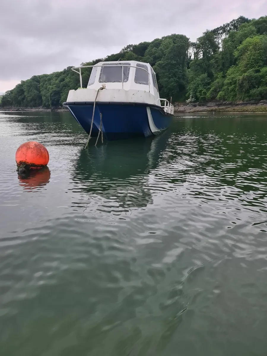 Fishing boat - Image 3