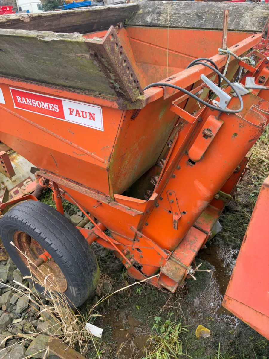 Ransomes faun potato planter - Image 1