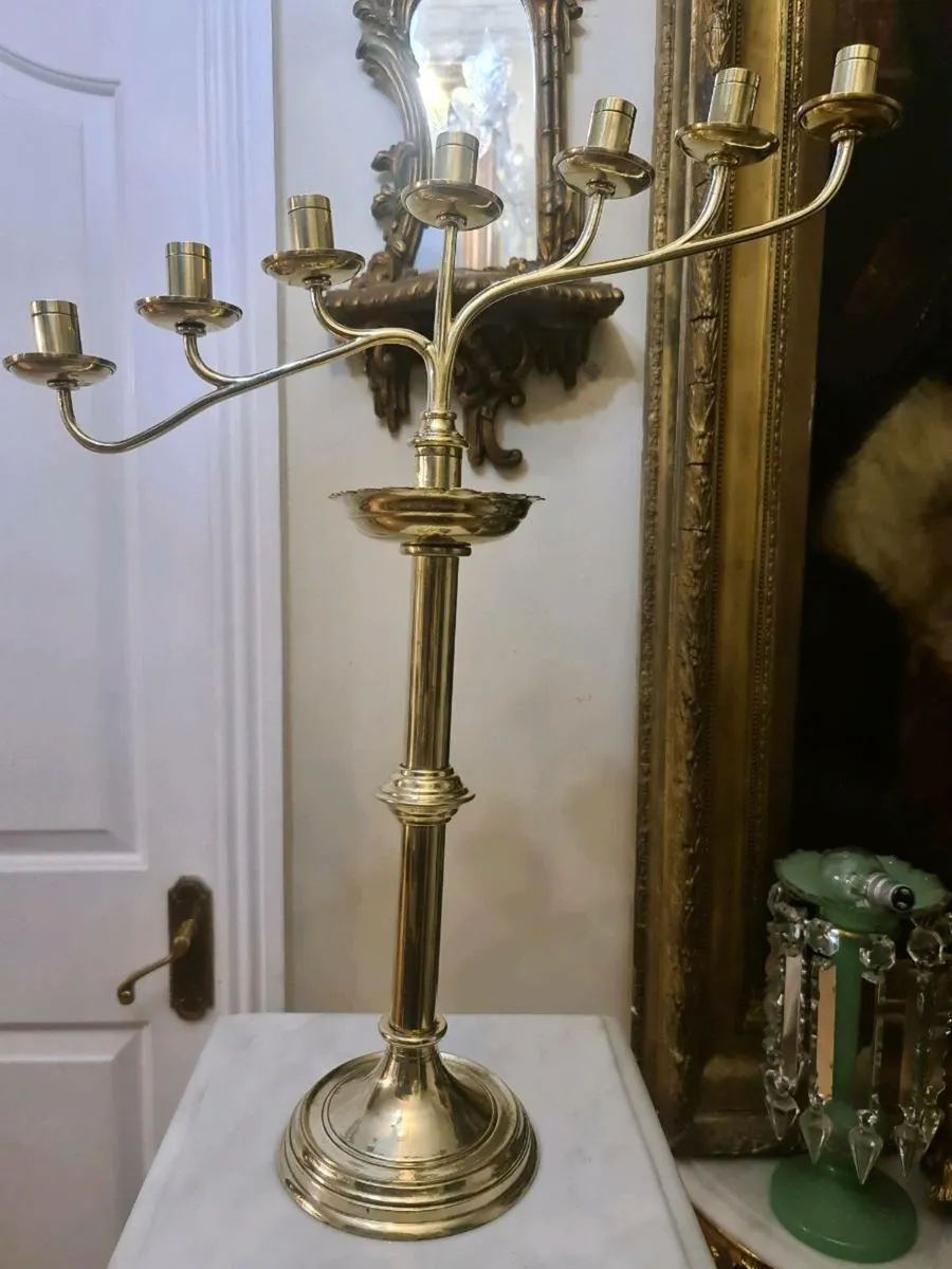 Tall corinthian lamp - Image 2