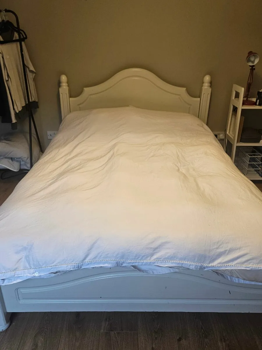 Double bed (no mattress) - Image 1