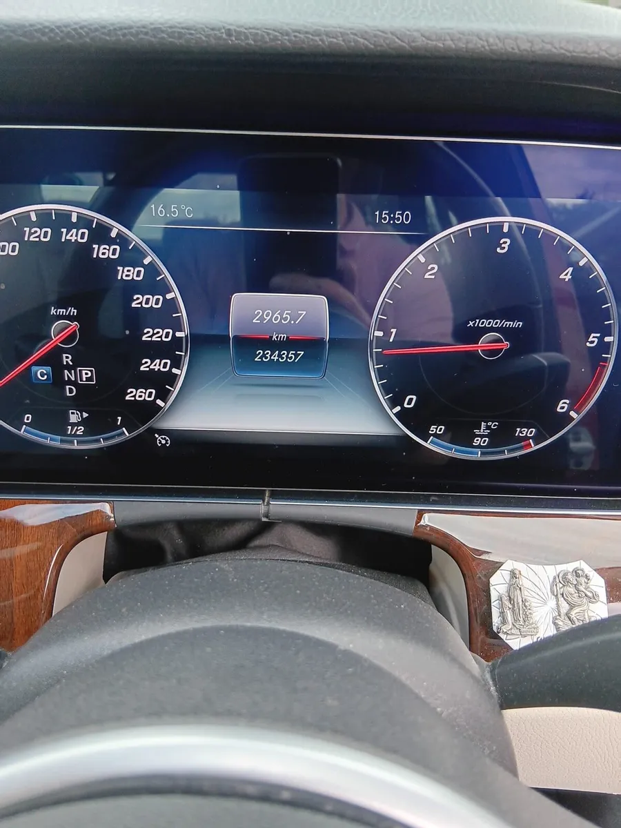191 Mercedes Benz 200D Auto - Image 3