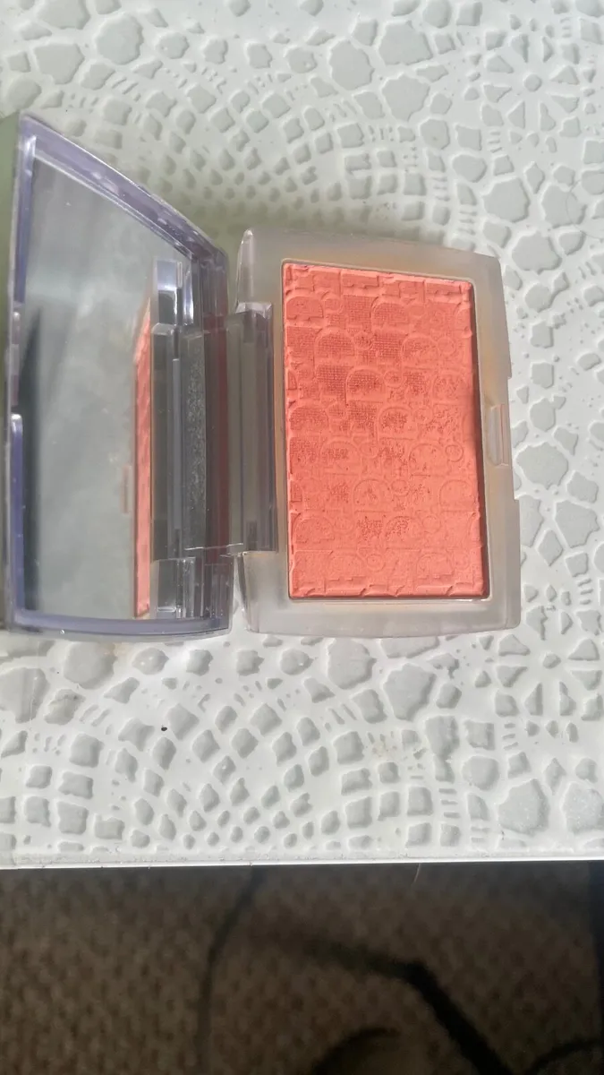 Dior coral  blusher - Image 1