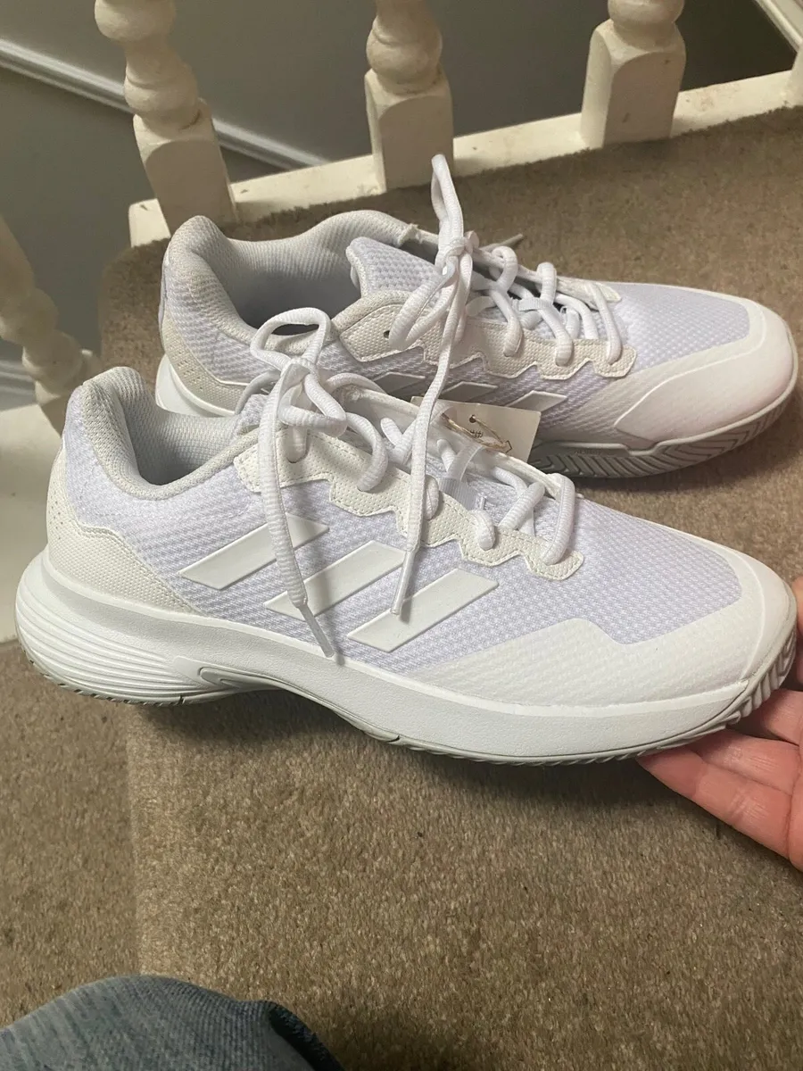 Tennis shoes - Image 1