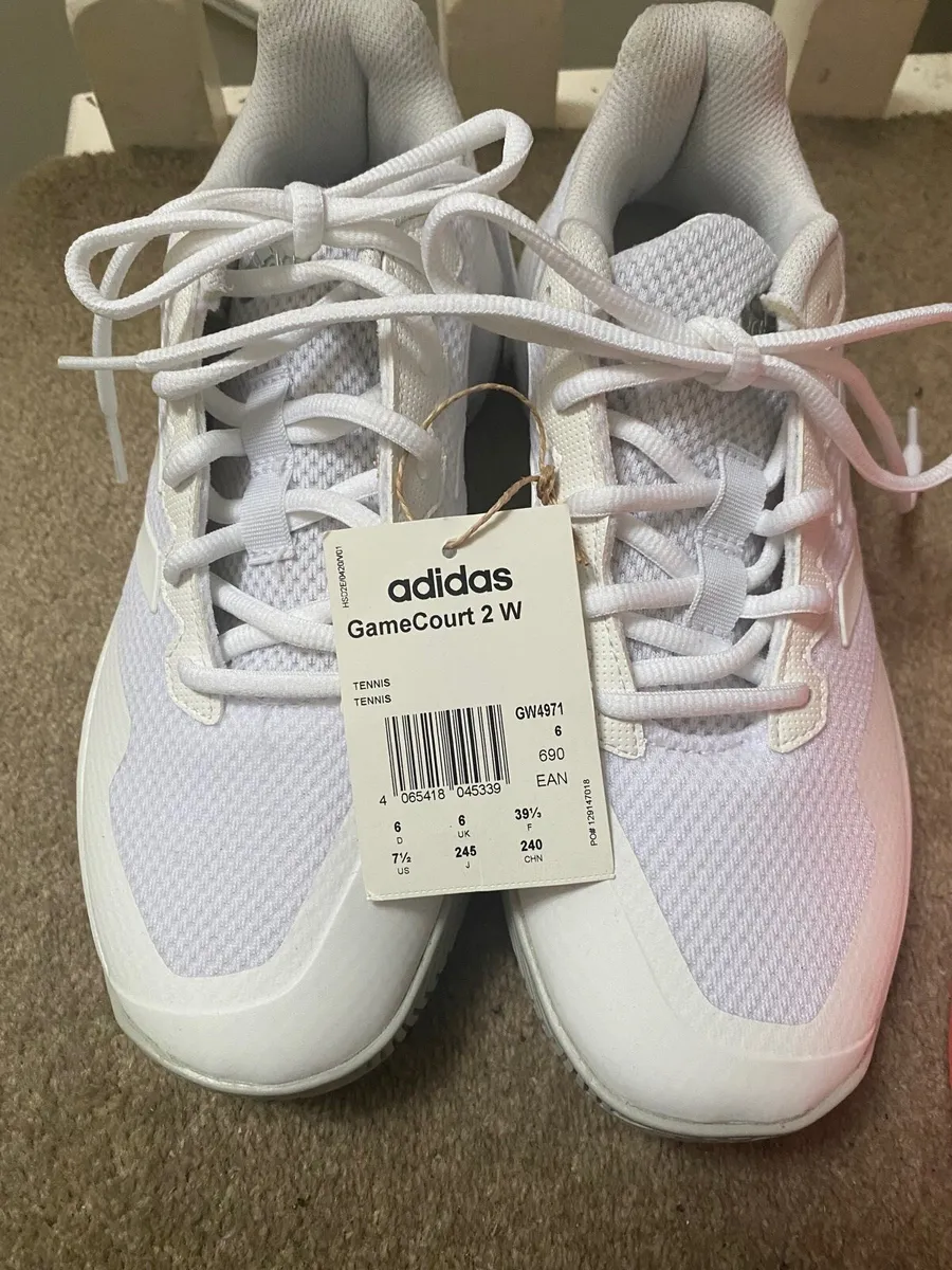 Tennis shoes - Image 2