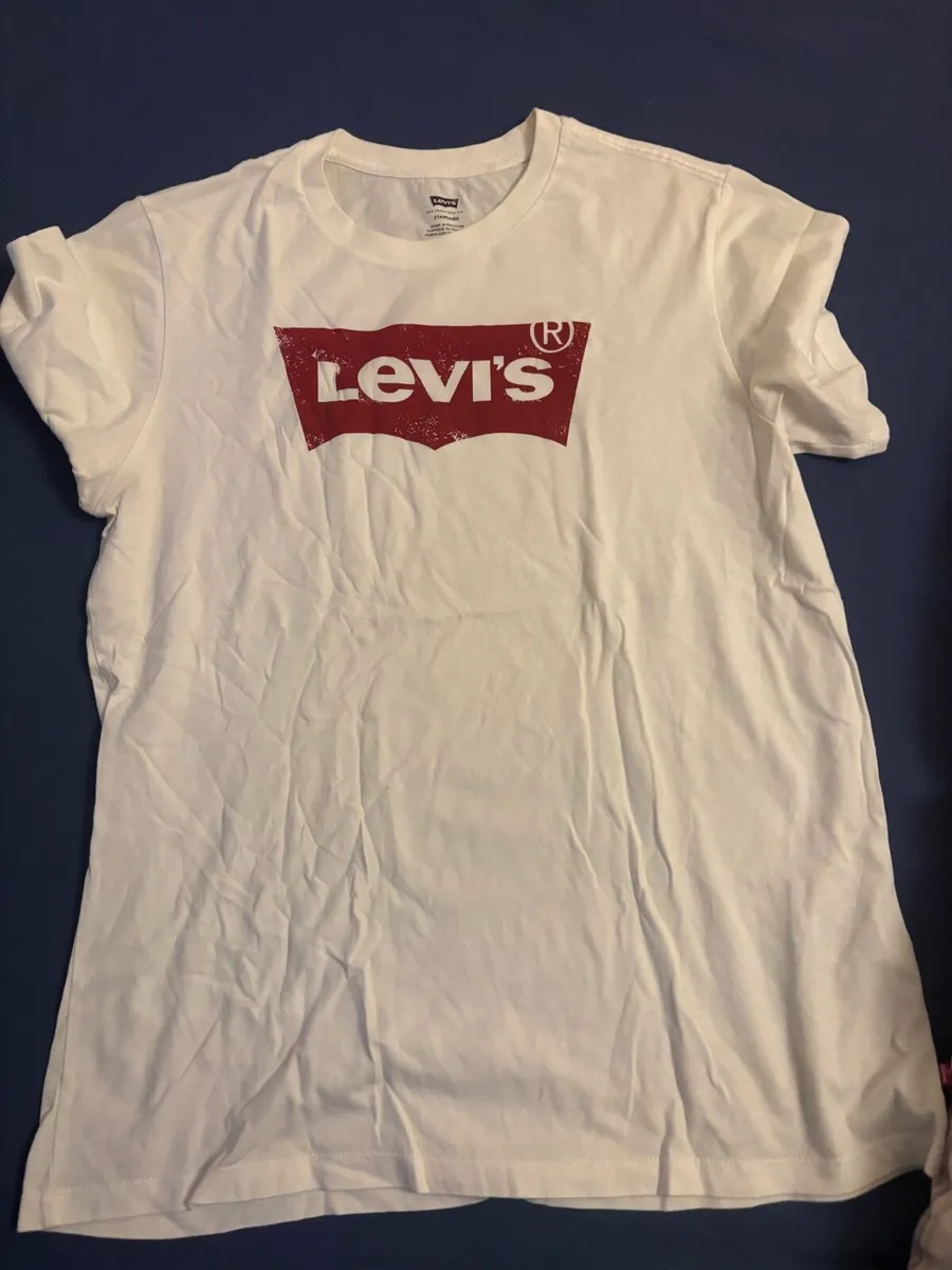 Levi’s T-shirt