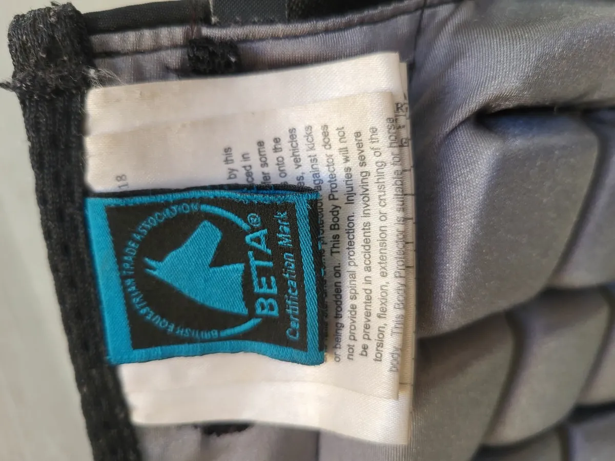 Childs back protector - Image 2