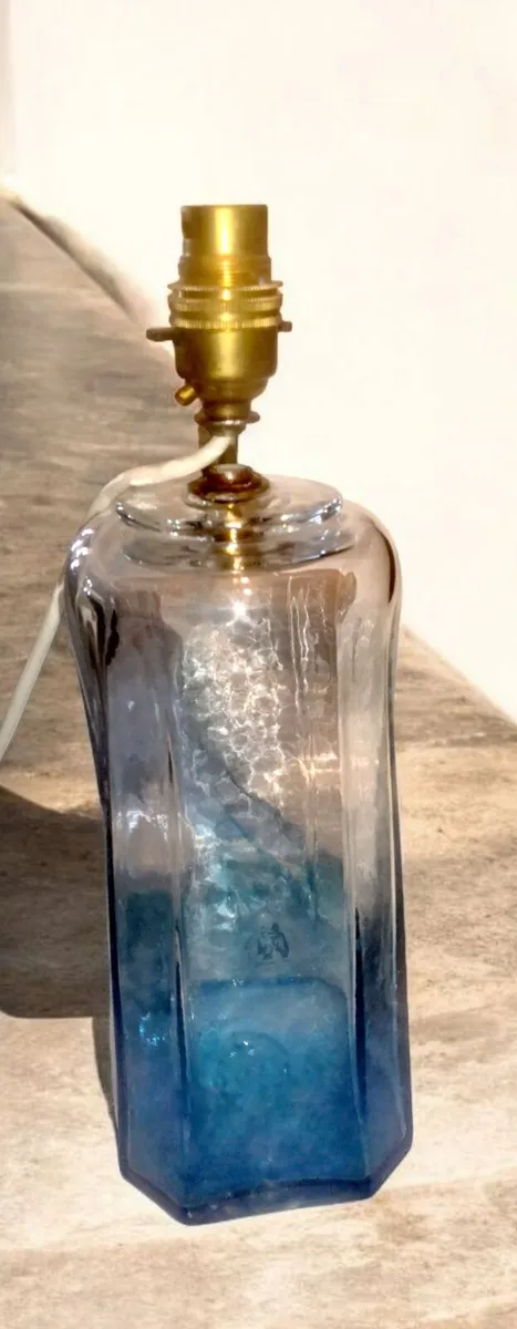 Handblown Jerpoint Glass studio lamp - Image 2