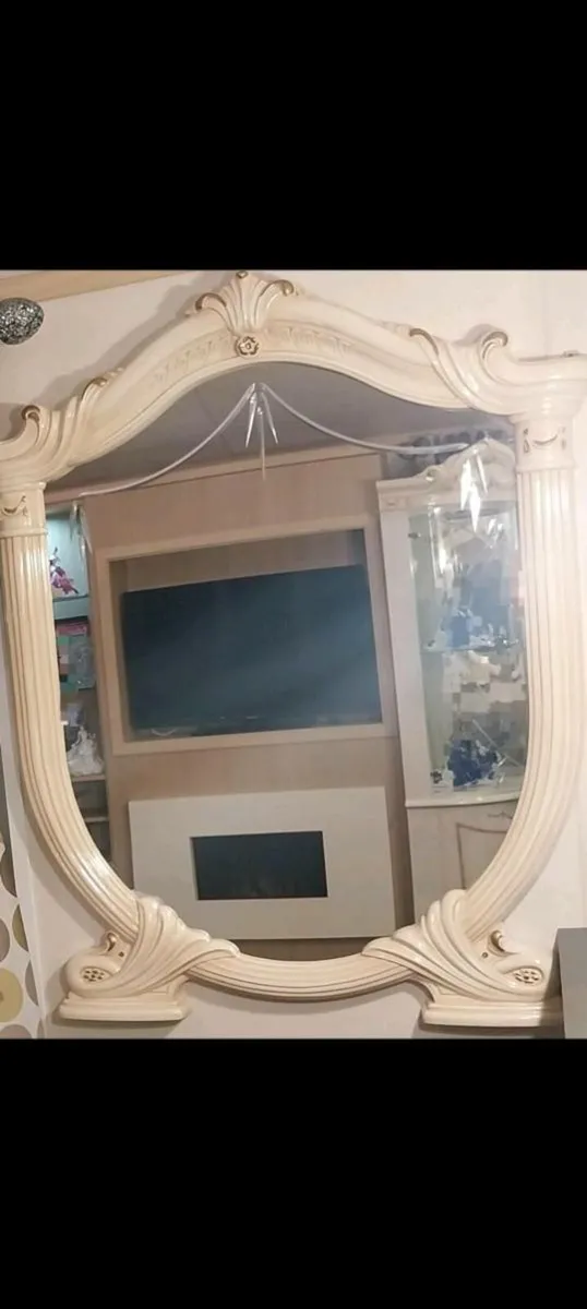 Italian furniture - Image 3