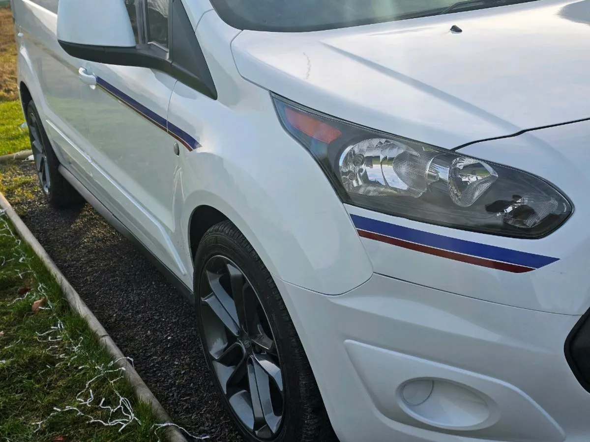 Van - Image 2