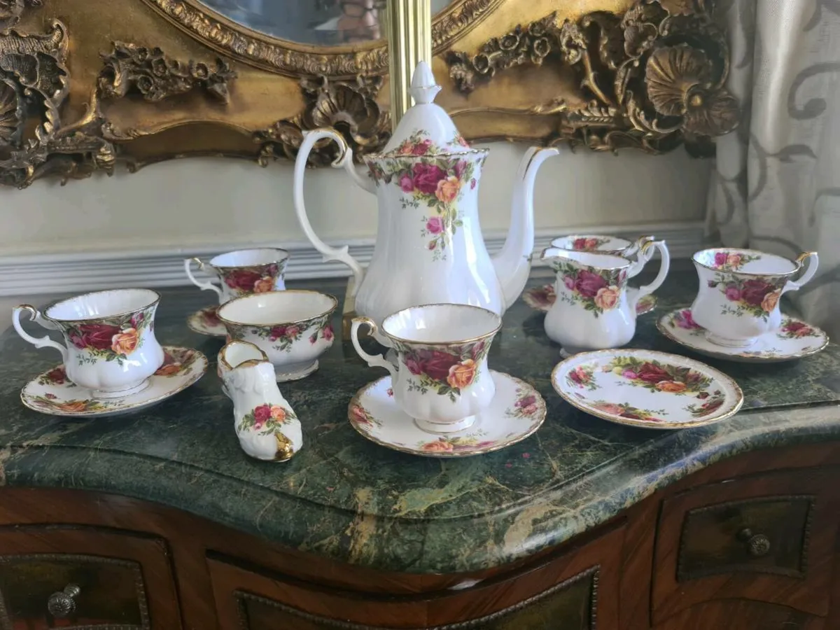 Royal Albert old country roses coffee set - Image 1