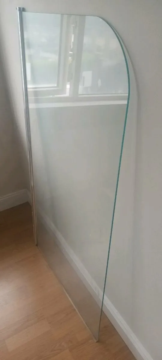 Above bath shower glass screen - Image 1