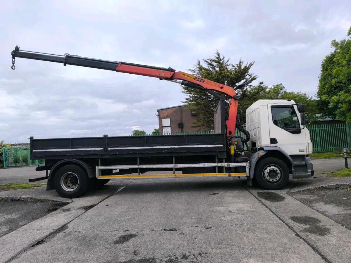 Daf truck and crane low mileage - Image 1