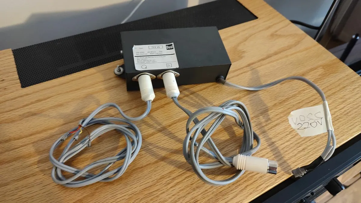 DUAL TVV46 vintage phono preamplifier. 220V - Image 1
