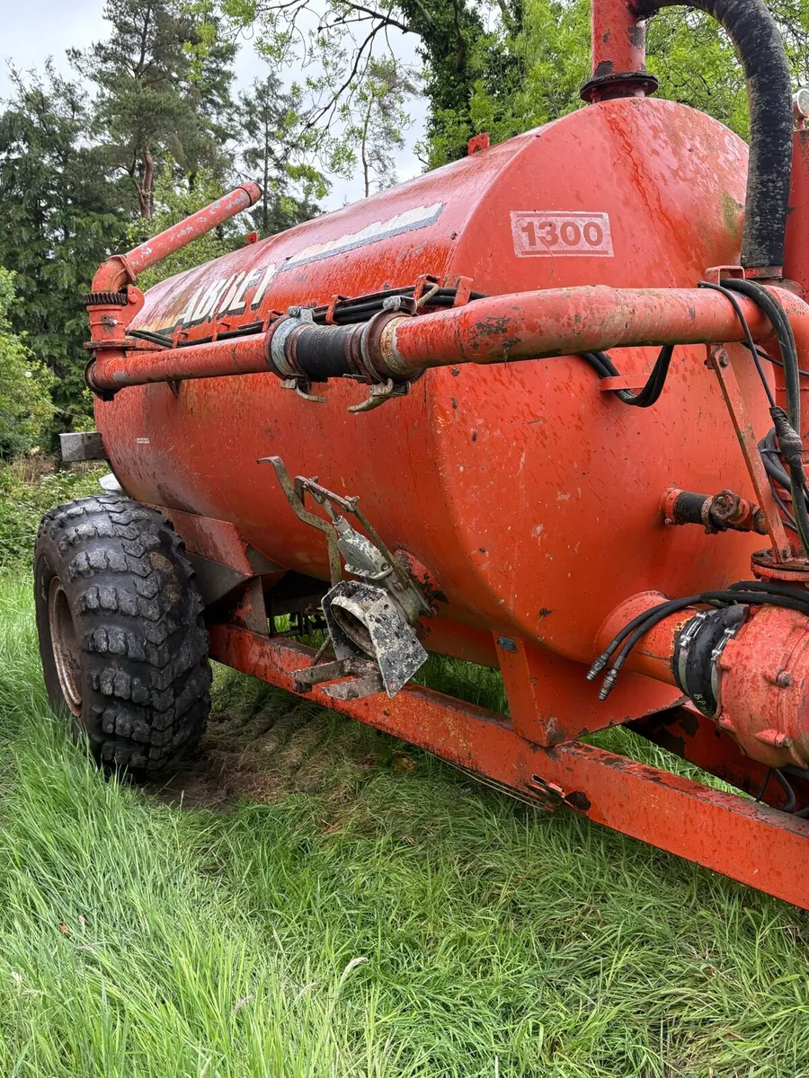 Slurry tanker - Image 1