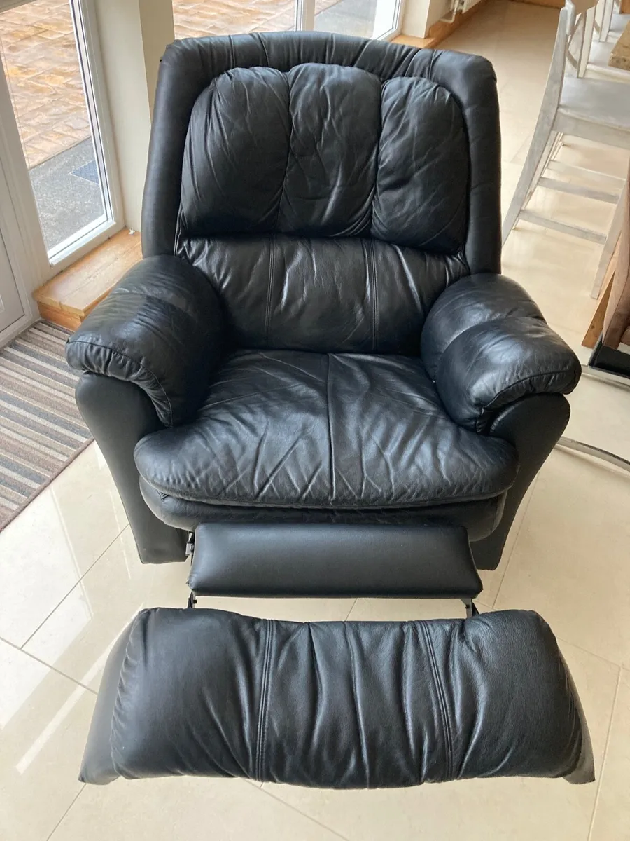 Leather recliner - Image 4