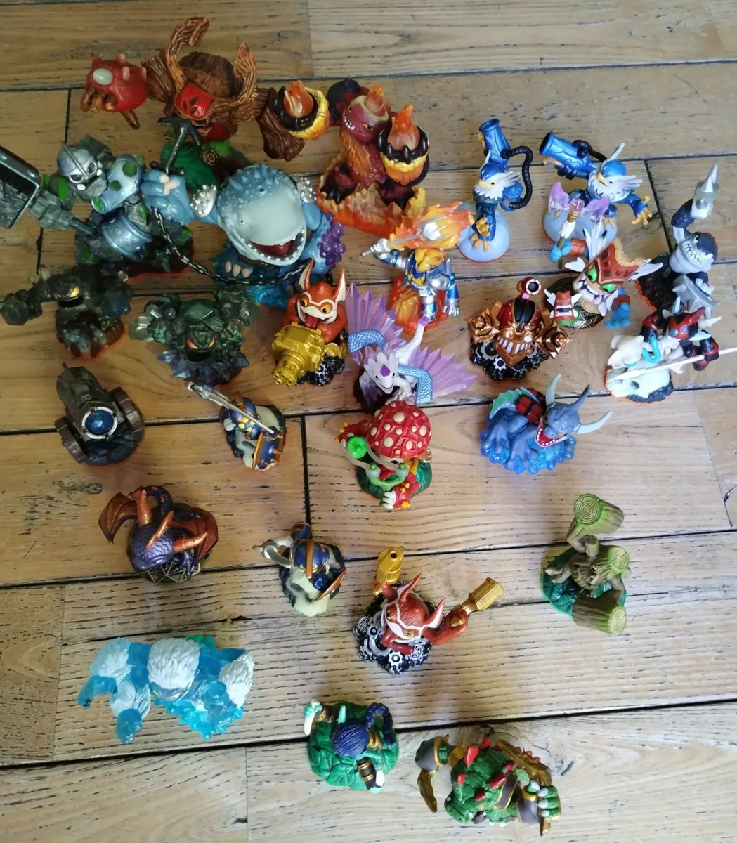 Bunch of 26 Skylanders Giants & Spyro's Adventure - Image 3