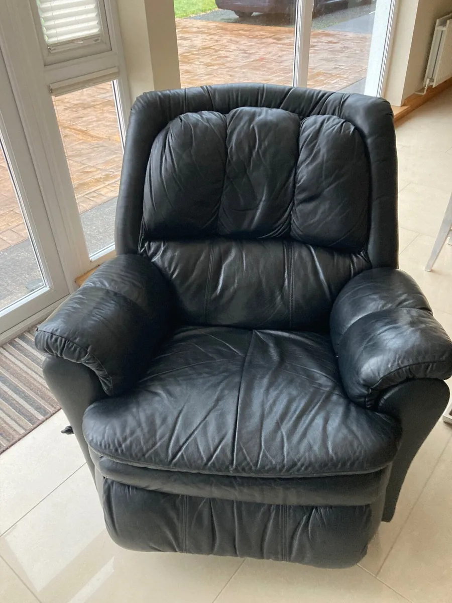 Leather recliner - Image 2