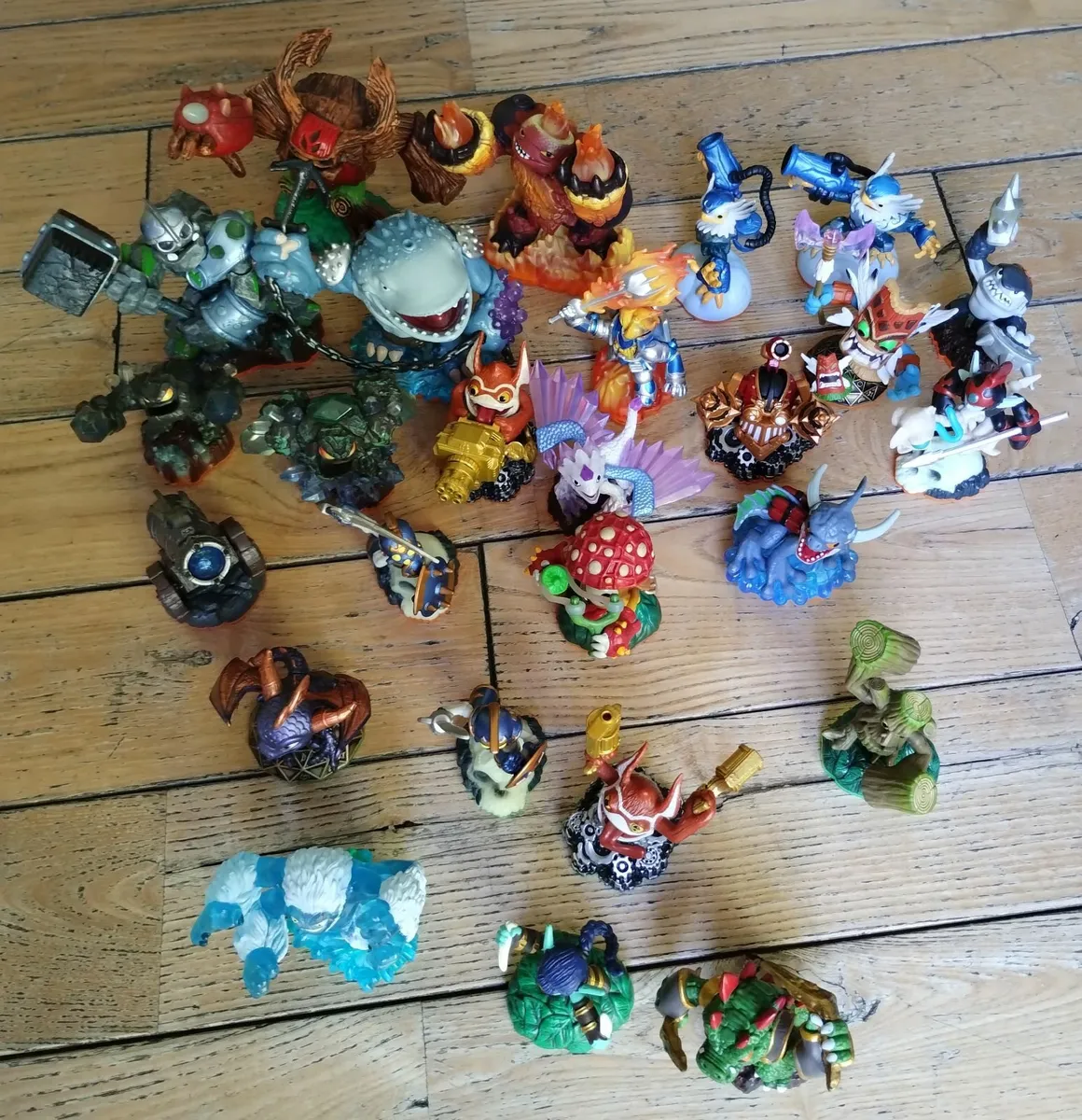 Bunch of 26 Skylanders Giants & Spyro's Adventure - Image 1