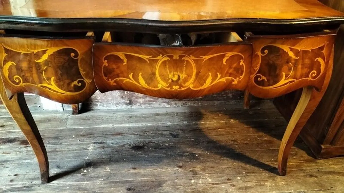 An inlaid shaped centre writing Table - Image 3