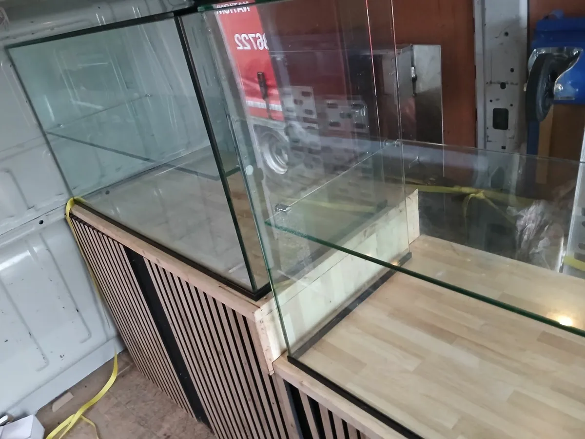 Display unit....glass display unit ..delivered - Image 1
