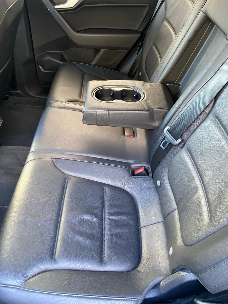 Back seats and Alloys for Touareg - Image 1