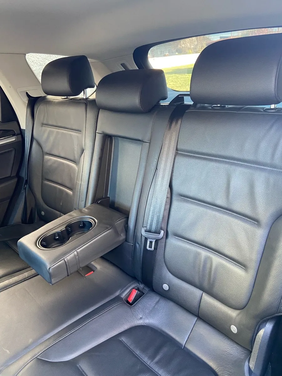 Back seats and Alloys for Touareg - Image 2