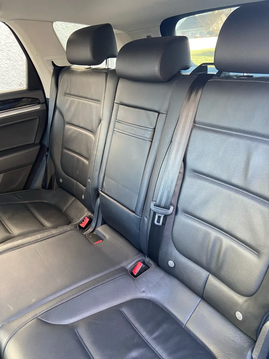 Back seats and Alloys for Touareg - Image 3