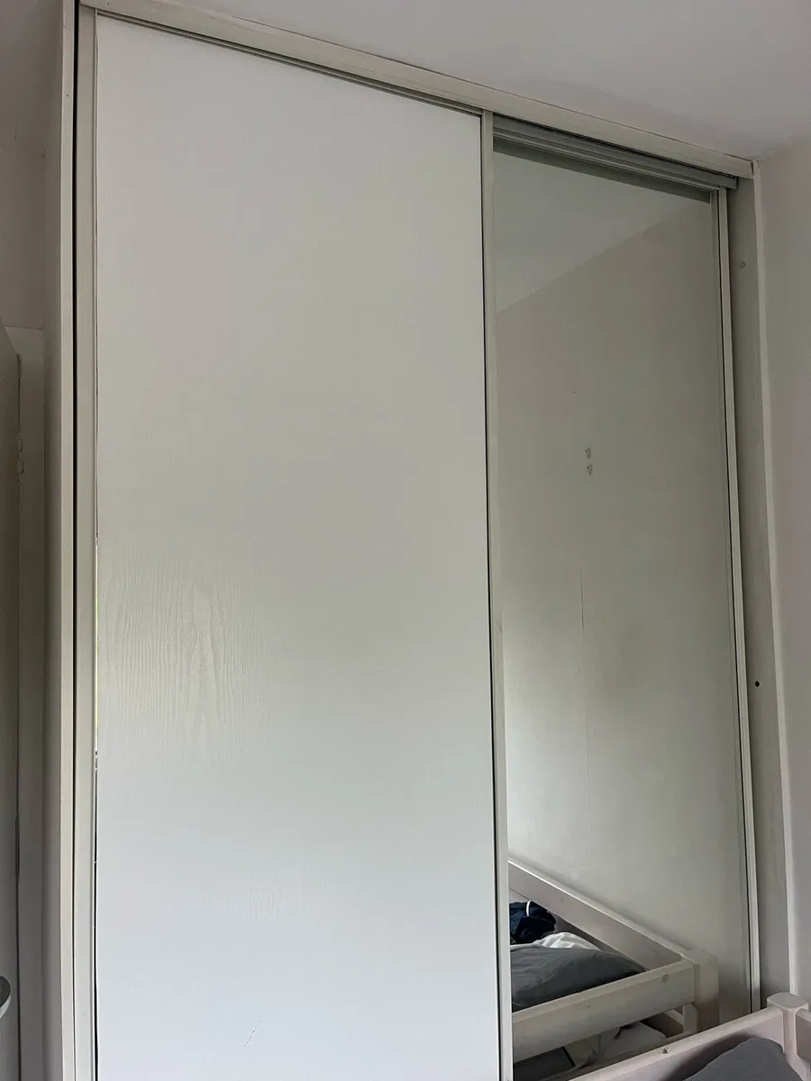 Box room slide robes - Image 1