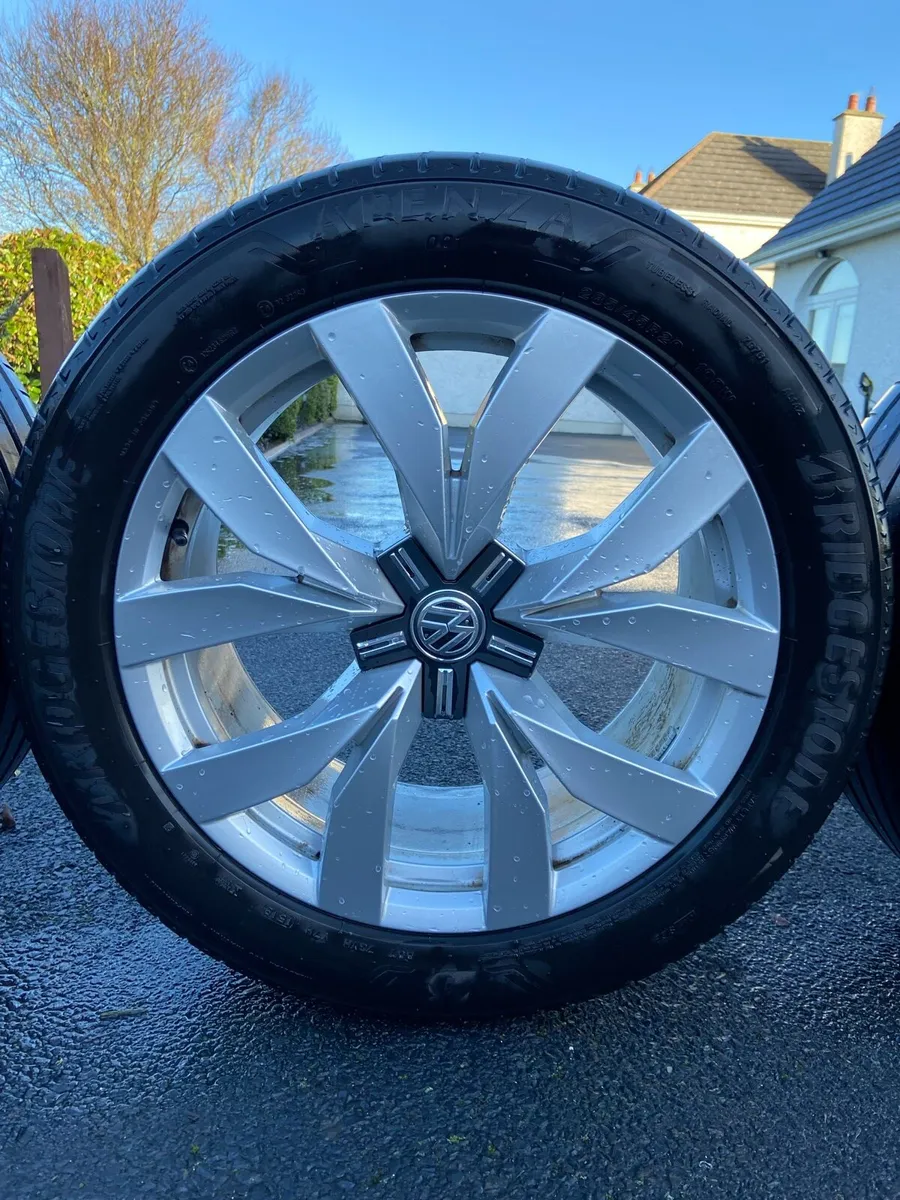 Back seats and Alloys for Touareg - Image 4