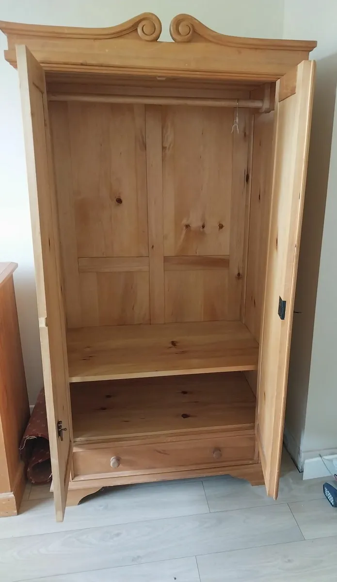 Wardrobe - Image 4