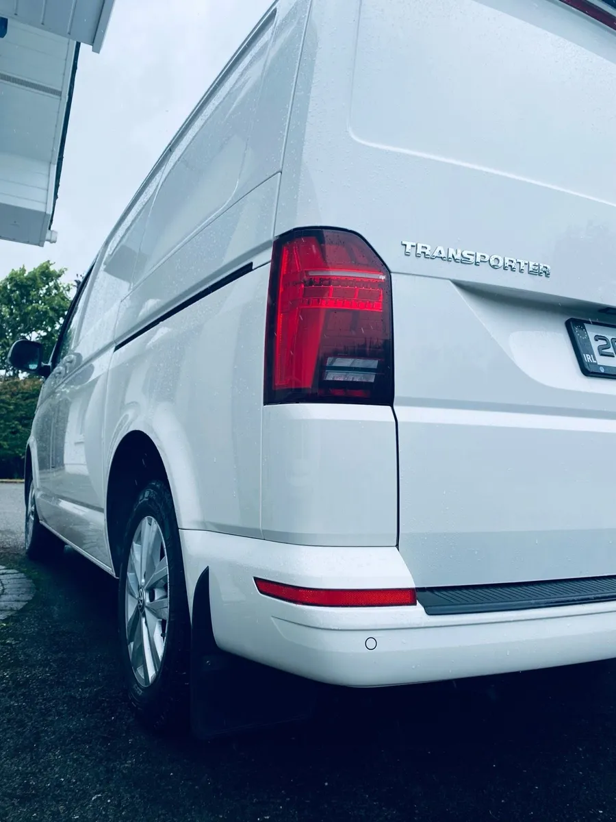 Volkswagen Transporter - Image 4