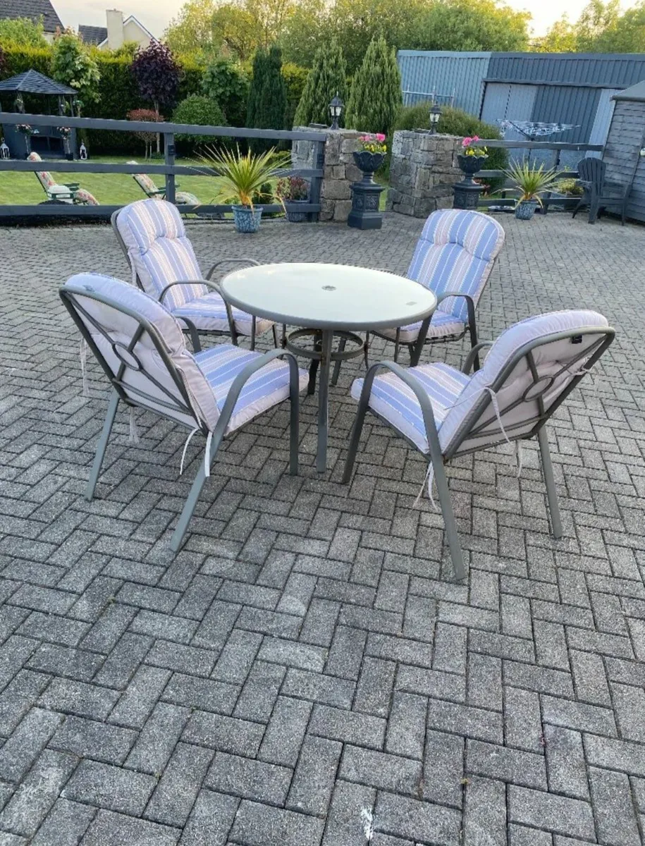 Garden furniture- Table & 4 chair's - Image 2