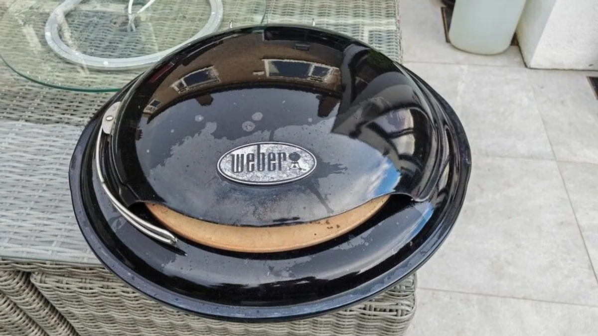 Weber pizza oven - Image 1